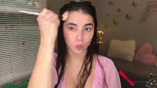 Holy Yoly Nude Makeup  Video  on leakfanatic.com