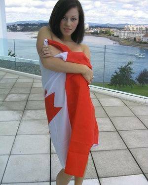 Teen amateur Kate wraps her naked body up in a Canadian flag on leakfanatic.com