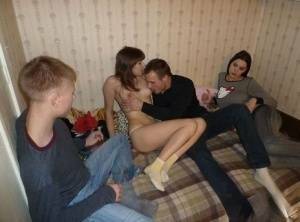 Drunk students swap partners while having MMFF sex on a bed on leakfanatic.com