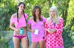 Real life lesbians have a threesome after downing their morning coffee on leakfanatic.com