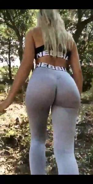 Paola Skye booty teasing snapchat premium xxx porn videos on leakfanatic.com