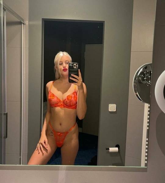 Blondyqueen69 (Chloe Verhagen, blondyqueen) Nude OnlyFans  (11 Photos) on leakfanatic.com