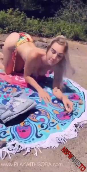 Sofia Blaze beach show snapchat premium xxx porn videos on leakfanatic.com