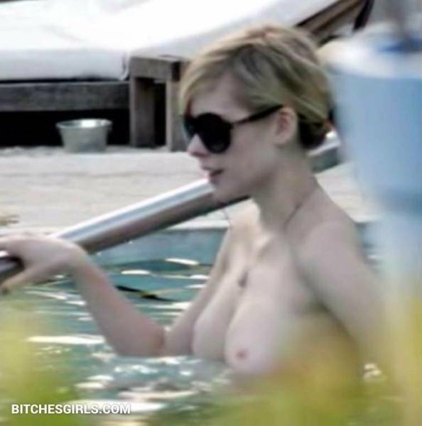 Avril Lavigne Nude Celebrity  Tits Photos on leakfanatic.com