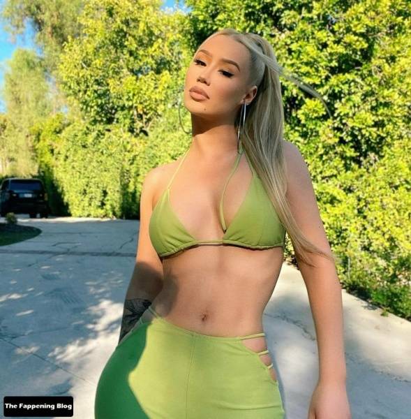 Iggy Azalea Sexy & Topless on leakfanatic.com