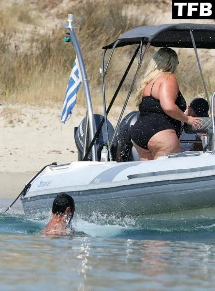 Gemma Collins Flashes Her Nude Boobs on the Greek Island of Mykonos - Greece on leakfanatic.com