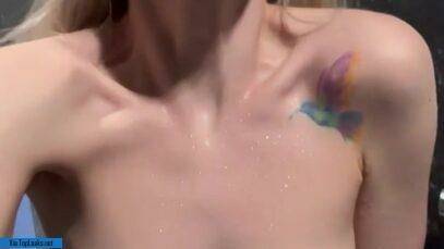 I feel so dirty for doing this in the gym shower 🙈💕 [gif] on leakfanatic.com