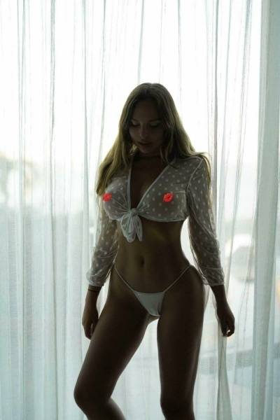 Veronica Bielik Nude Nipple Shirt Onlyfans Video  on leakfanatic.com