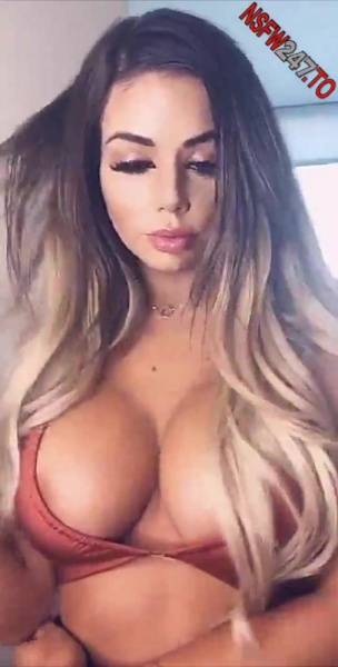 Juli Annee outfit tease snapchat premium xxx porn videos on leakfanatic.com