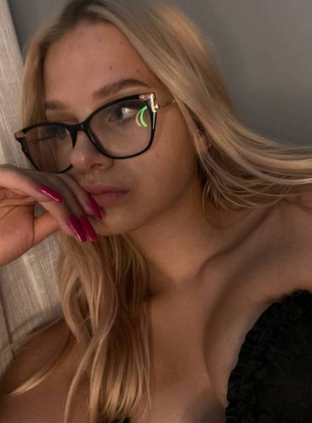 Lovely model LittleTinyBlonde boobs show on leakfanatic.com