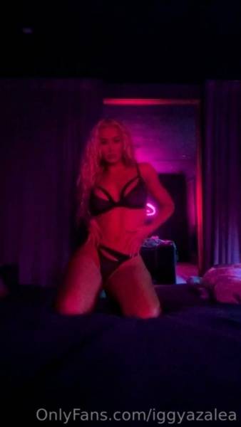 Iggy Azalea Sexy Lingerie Tease Onlyfans Video Leaked on leakfanatic.com