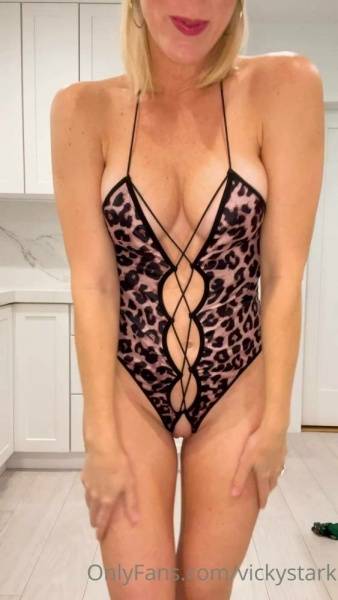Vicky Stark Nude Pussy Animal Print Onlyfans Video Leaked on leakfanatic.com
