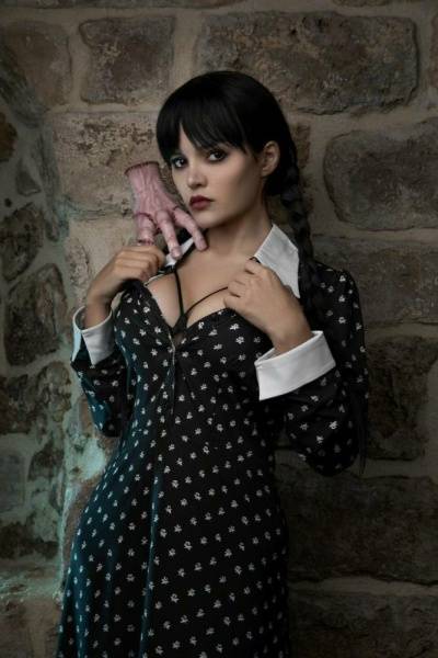 Kalinka Fox Nude Wednesday Addams Cosplay Patreon Set Leaked on leakfanatic.com