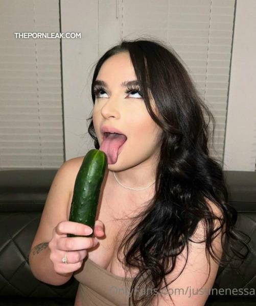 Justinenessa Nude Dildo Justinexjuicy Onlyfans! on leakfanatic.com