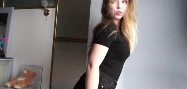 Russian cutie sent a video to boyfriend to LEVEL UP mood! - Russia on leakfanatic.com