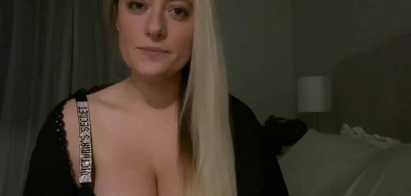 Cassi ASMR Onlyfans Busty Tease Video Leaked on leakfanatic.com