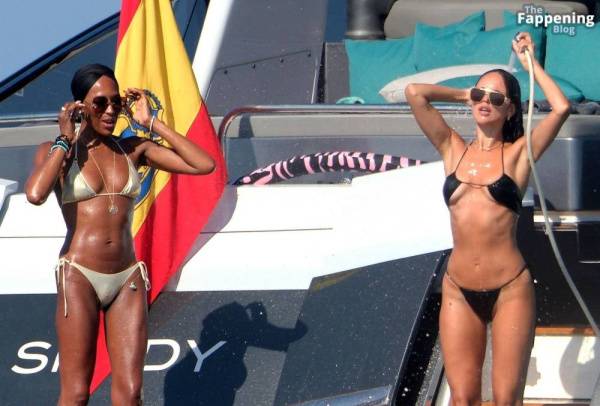 Naomi Campbell, Eiza González, Michelle Rodriguez Enjoy a Day on a Luxury Yacht in Ibiza (129 Photos) - Mexico - Britain on leakfanatic.com