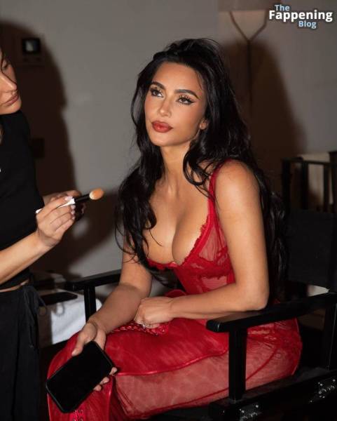 Kim Kardashian Sexy (8 New Photos) on leakfanatic.com