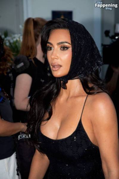 Kim Kardashian Shows Off Her Assets at Andrea Bocelli’s Concert (14 Photos) - Italy on leakfanatic.com