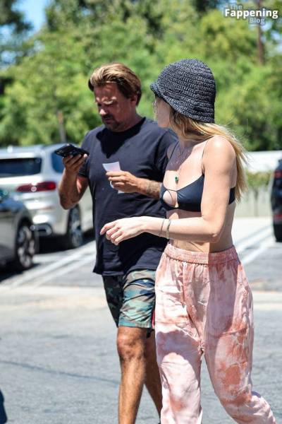 Julia Stambler Steps Out For Smoothies with Sean Stewart in LA (39 Photos) on leakfanatic.com