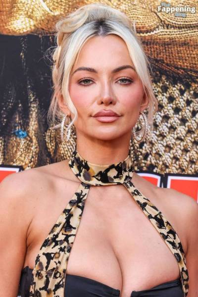 Lindsey Pelas Displays Her Sexy Boobs at the “Jackpot!” Premiere (11 Photos) - China - Los Angeles on leakfanatic.com