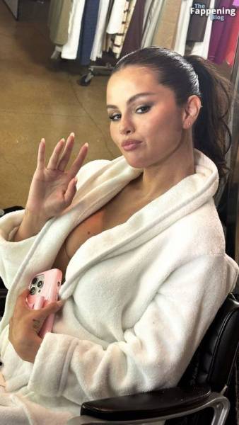 Selena Gomez Sexy (6 New Photos) on leakfanatic.com