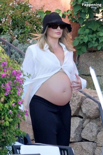 Pregnant Margot Robbie Looks Radiant While Pictured With Her Husband in Sardinia (130 Photos) on leakfanatic.com