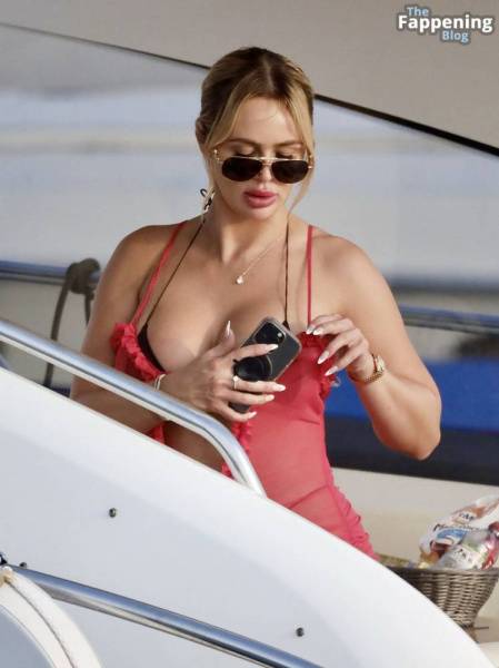 Ashley Stevenson & Marcus Jordan Enjoy a Day at Sea in Saint Tropez (12 Photos) - Jordan on leakfanatic.com