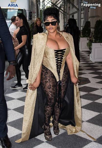 Lil’ Kim Flashes Her Areola as She Attends the Christian Siriano Fashion Show (32 Photos) - Usa - New York on leakfanatic.com